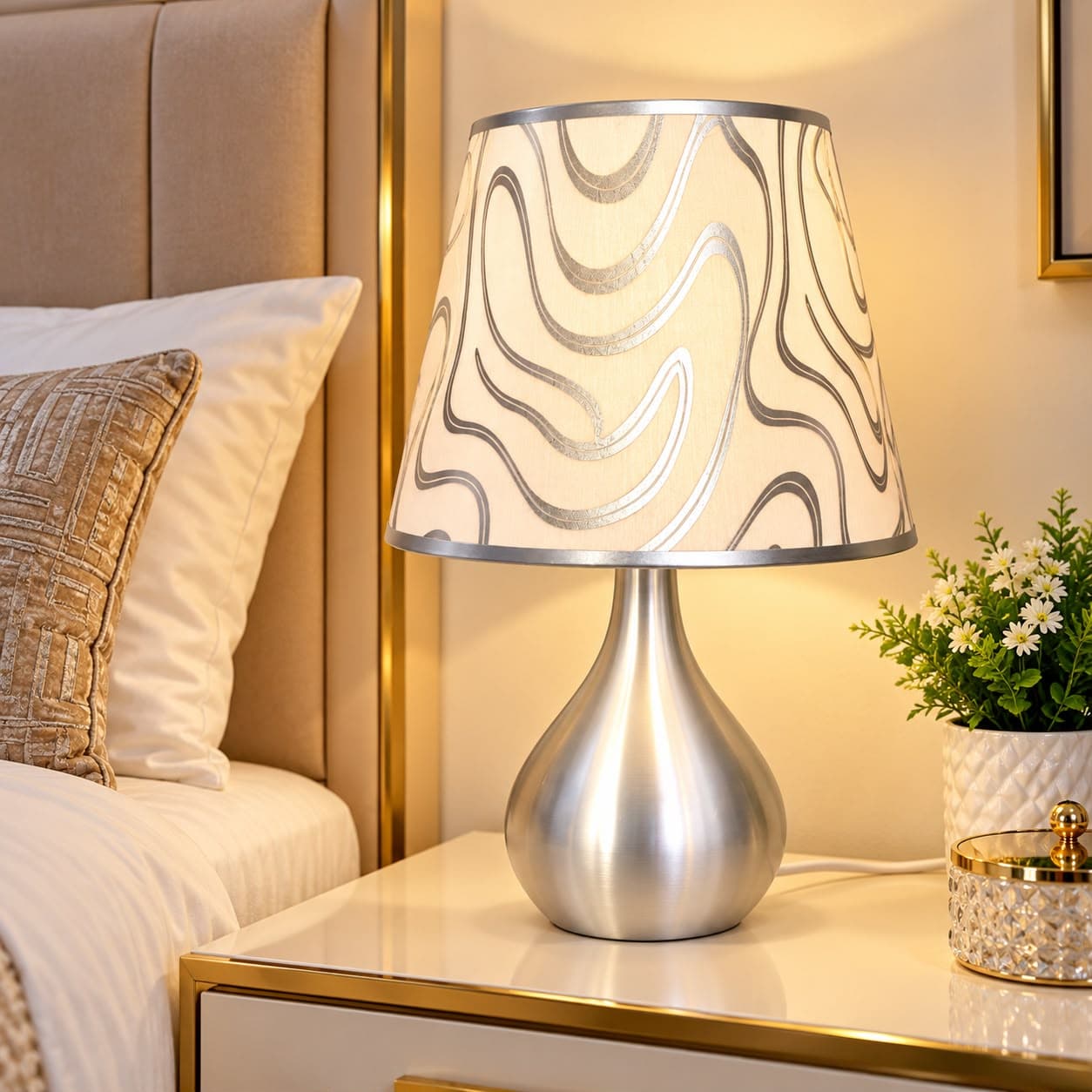 Bedside lamp product photo